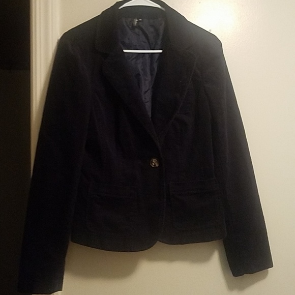 Blazer - Picture 3 of 5